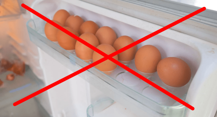 Експерти назвали продукти, які не можна зберігати у дверцятах холодильника – помиляються всі