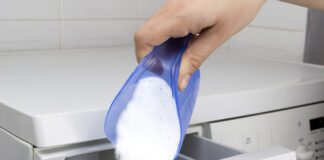 Господині розповіли, які компоненти ні в якому разі не можна поєднувати під час прання 