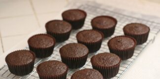 Простий рецепт домашніх кексів на кефірі