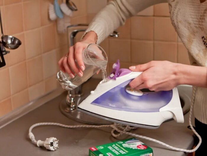 Як правильно користуватись праскою в домашніх умовах – яку воду потрібно заливати та яку не можна