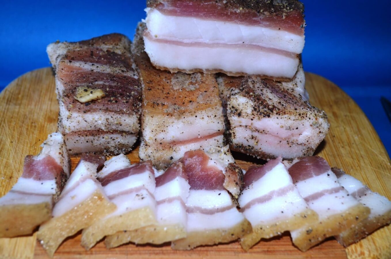 Як обрати свіже та смачне сало