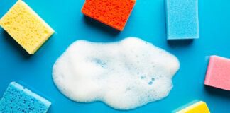 Чому губки для миття насправді мають різні кольори