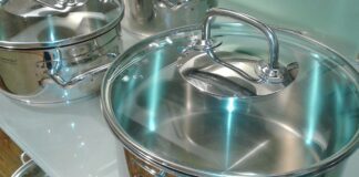 Як шкіркою яблука очистити каструлю: простий дієвий лайфхак