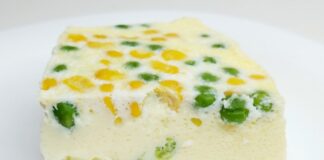 Рецепт омлету з кукурудзою та горошком