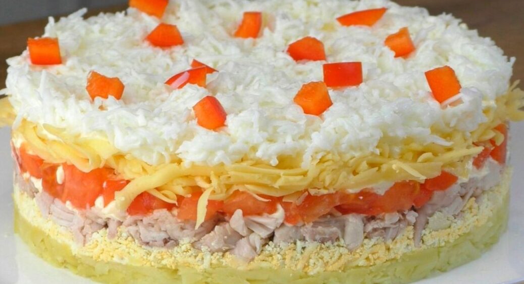 Салат “Квіткова поляна” роблю не лише на свята, бо готується дуже просто: овочевий рецепт із курячим м’ясом 