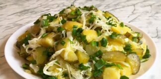Рецепт салату із солоними огірками та яблуком