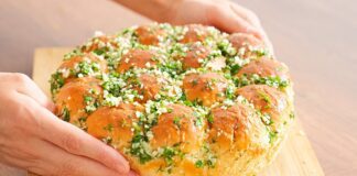 Кухар розповів, як приготувати традиційні пампушки