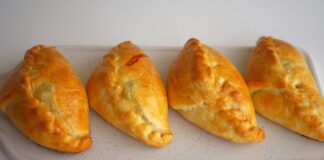 Рецепт караїмських пиріжків: проста випічка вдома