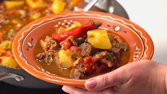 Кухар розповів, як легко приготувати закарпатський бограч