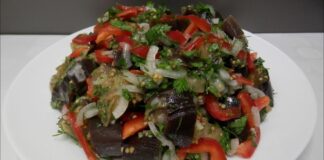 Рецепт смачних тушкованих баклажанів з помідорами і часником