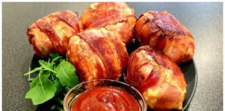 Кухар пояснив, як правильно приготувати курячі крильця у беконі 