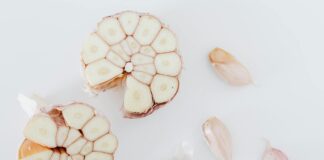 Поклала у карман декілька зубчиків часнику і забула про невдачі 