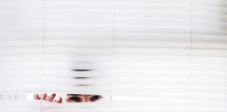 Астрологи розповіли, які знаки Зодіаку не вміють берегти таємниці