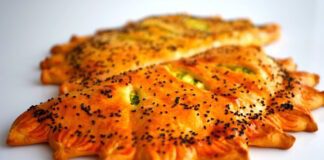 Пиріг з яйцями та зеленню в тісті без дріжджів