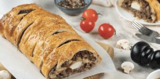 Рецепт смачного індичого рулету в листковому тісті