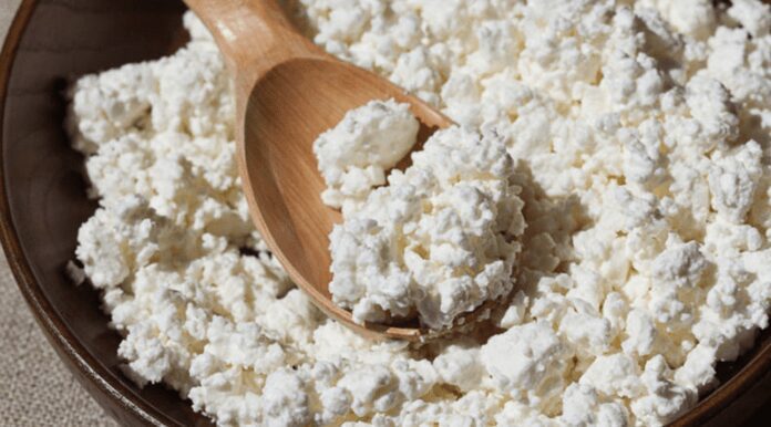Експерти розповіли, як самостійно приготувати кисломолочний сир Експерти розповіли, як самостійно приготувати кисломолочний сир