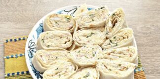 Кухарі назвали смачний рецепт сніданку з лавашу, сиру та зелені