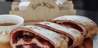 Як приготувати торт Пʼяна вишня у вигляді рулету