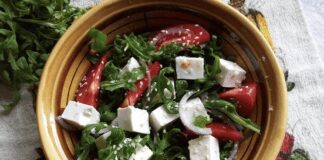 Простий салат за 5 хвилин для лінивих господинь