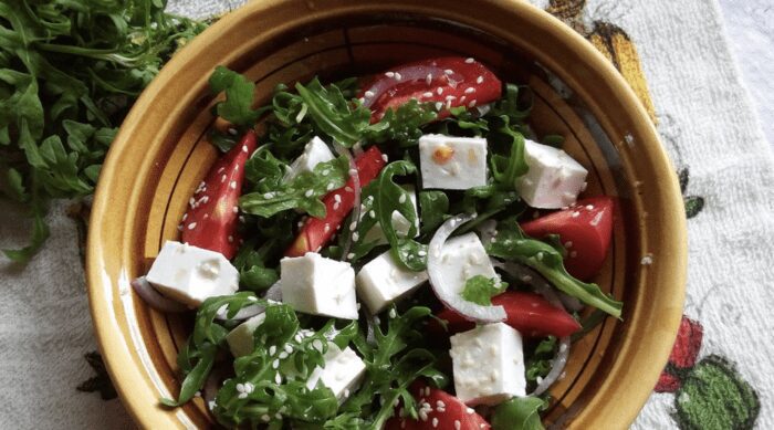 Простий салат за 5 хвилин для лінивих господинь