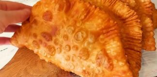 Простий рецепт соковитих чебуреків