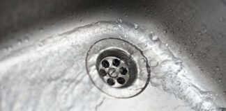 Як позбутися неприємного запаху у квартирі під час відпустки