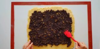 Кондитер розповів, як можна швидко приготувати маковий рулет