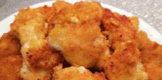 Кулінарна блогерка поділилась надзвичайно простим рецептом домашніх курячих нагетсів – швидко та легко