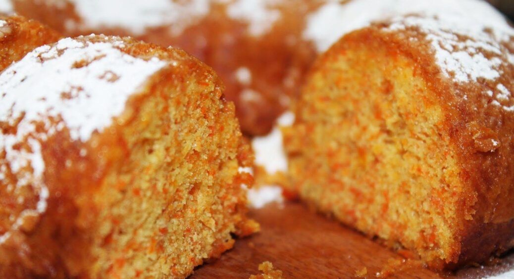 Морквяний кекс із горішками та родзинками: простенький, але дуже смачний рецепт нашвидкуруч. До чаю ідеально 