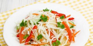 Простий рецепт літнього салату з 4 інгредієнтів