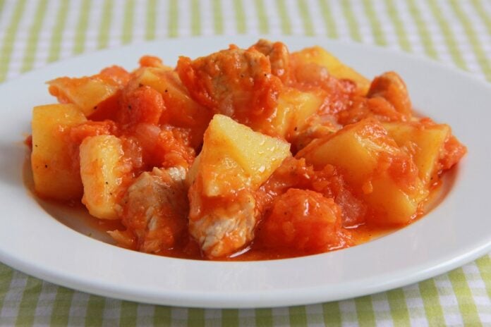 Рецепт овочевого рагу з томатним соусом