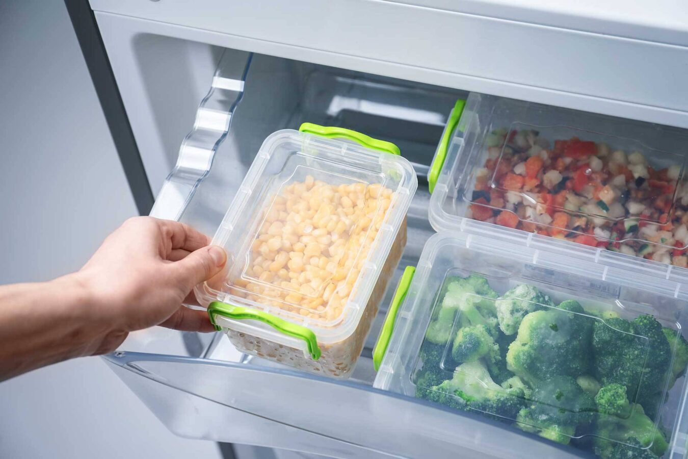 Як правильно заморозити продукти