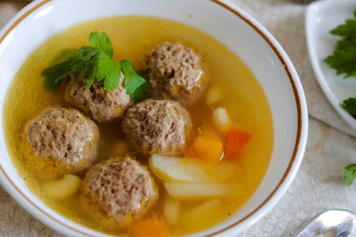 Як приготувати смачний та легкий суп: рецепт ї