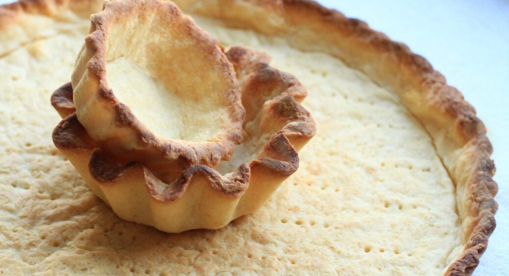 Топ-рецепт пісочного тіста для випічки й печива: як приготувати його всього за 3 хвилини. Перевірений спосіб 