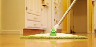Як помити підлогу швидко та без купи зусиль: поради 