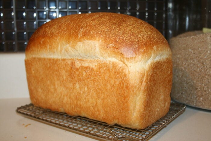 Секрет ніжного домашнього хліба: майстер-клас
