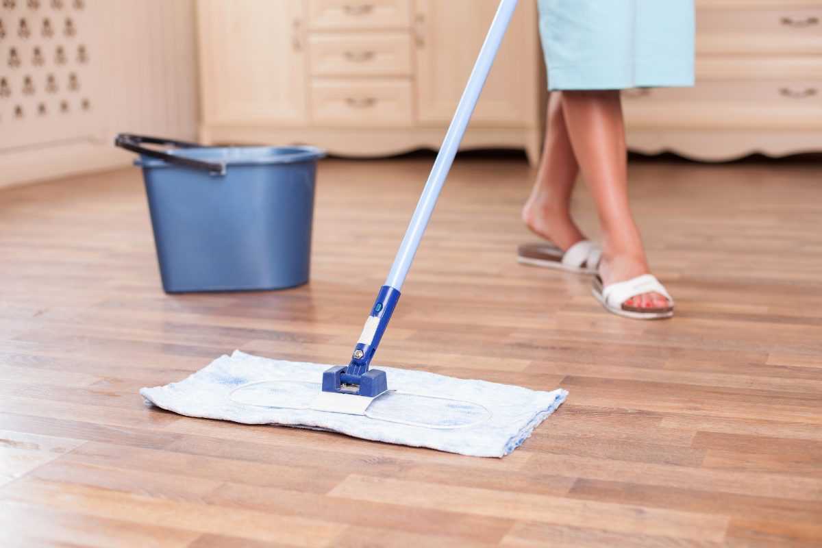 Рецепт домашнього мийного засобу для очищення підлоги