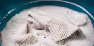 Як випрати старі й заношені шкарпетки