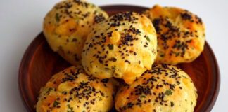 Як  швидко приготувати сирні булочки із зеленню