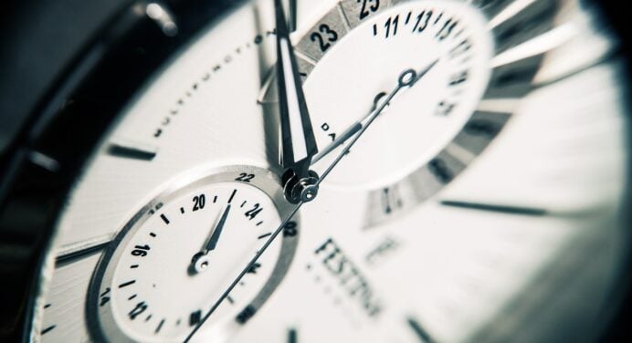 Коли в Україні будуть переводити годинники на “літній час”: точна дата у 2024, яку краще вам не пропустити 