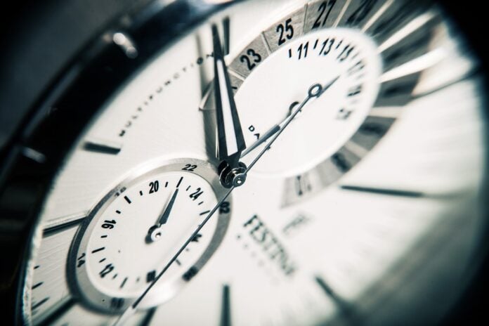 В Україні назвали точну дату переведення годинників на літній час
