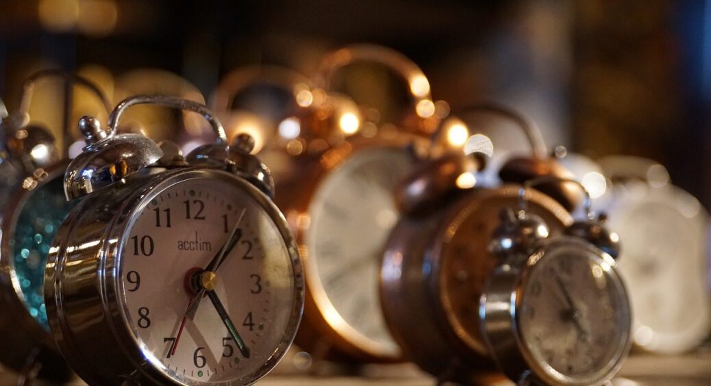 Тепер ваш світ уже не буде таким, як раніше: чи будуть українці знову переводити годинники восени 2025 