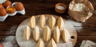 Кухар розповів, як зробити так, щоб вареники не злипались