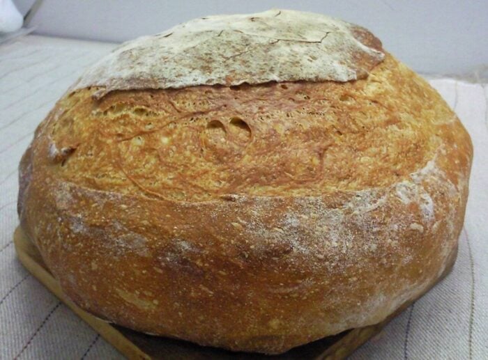 Кулінари розповіли, як приготувати смачний і ніжний домашній хліб – без зайвого клопоту та зусиль