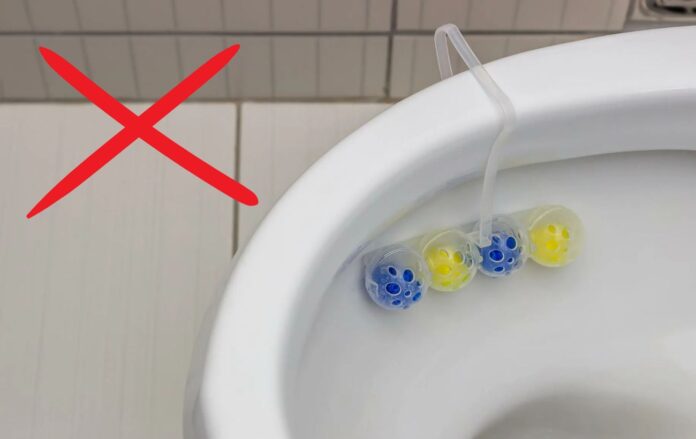 Як правильно вішати блок для унітаза