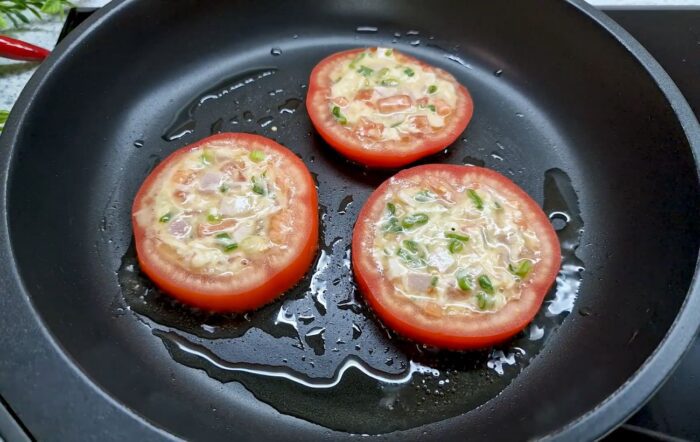 Апетитна страва з овочами та яйцями на сніданок для всієї родини – як швидко та просто приготувати