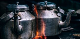 Експерти назвали простий засіб для видалення нагару вдома