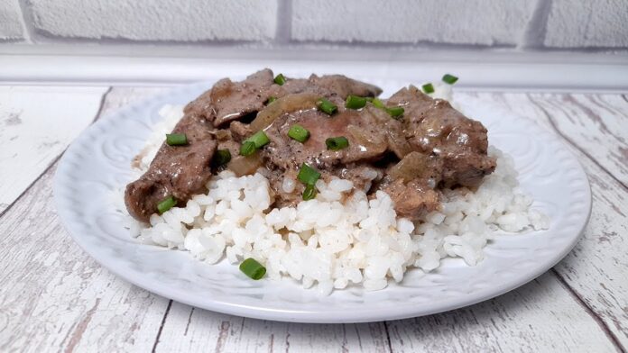 Кухарі пояснили, як швидко приготувати ніжну печінку