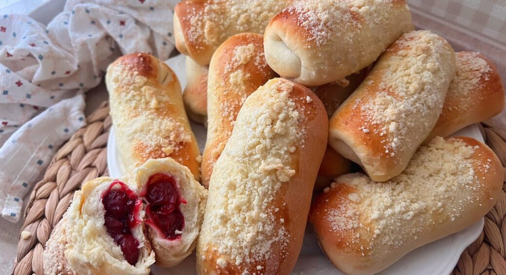 Готую ці булочки, коли гості вже на порозі: елементарний рецепт смачної здоби, яка буквально тане у роті 