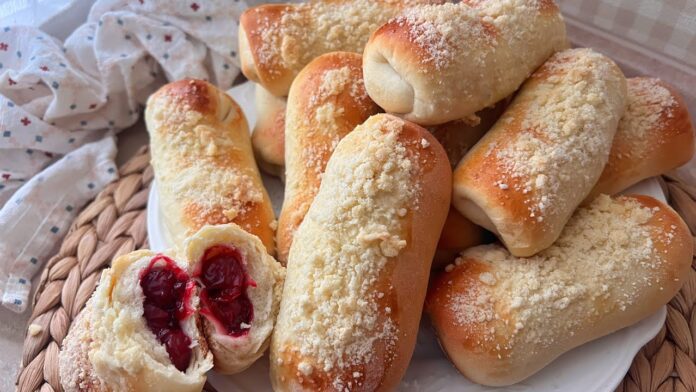 Кондитер поділився експрес-рецептом домашніх булочок Кондитер поділився експрес-рецептом домашніх булочок